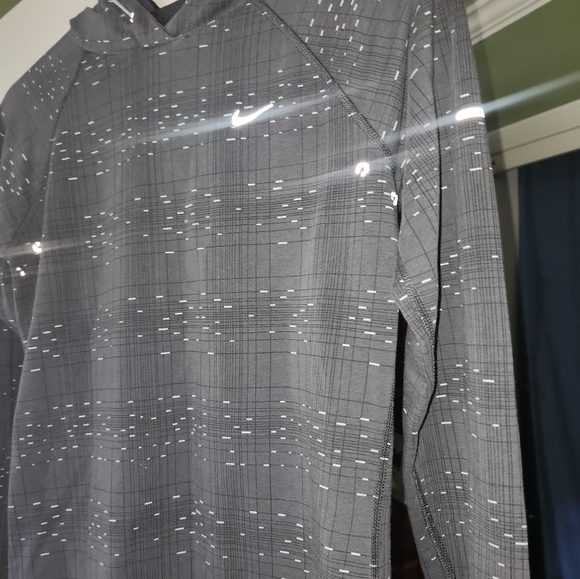 Grey Nike Running pullover - Picture 2 of 4